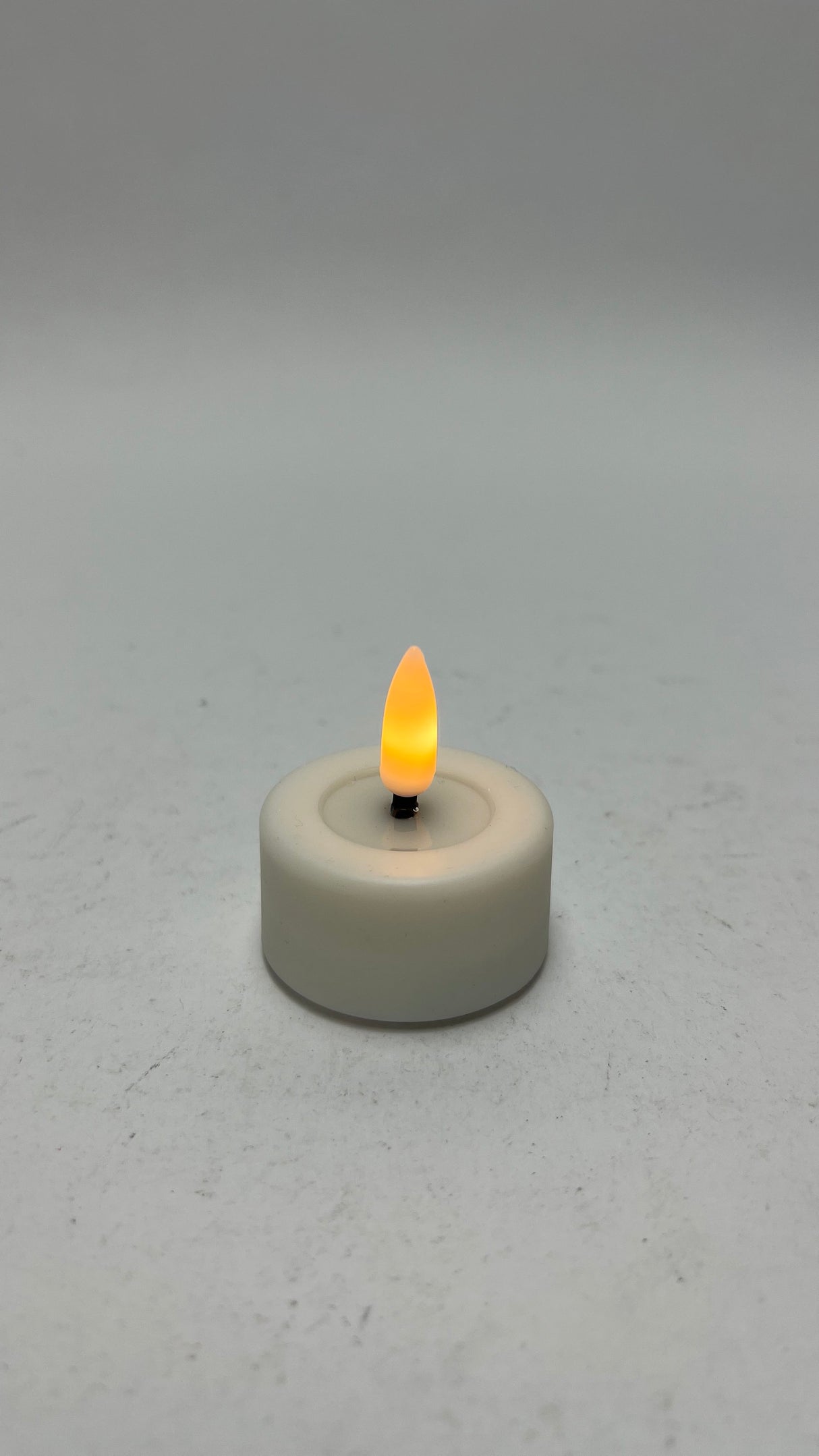 Bonturi Casa TEALIGHT 4,5x2,5 Cm TELECOMANDO Cf 6 Pz
