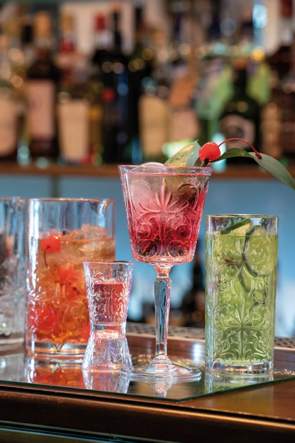 RCR Cristalleria Italiana Tattoo - 2 - Set of 6 Crystal Wine Glasses