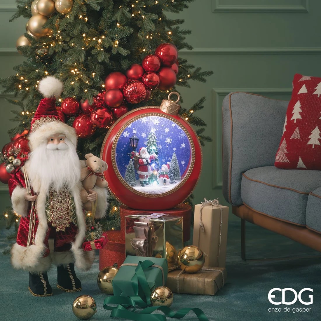 EDG Enzo De Gasperi Diorama Santa Claus with Pine Ball MiniLed H 46 Cm W 40 Cm L 15 Cm Red Gold