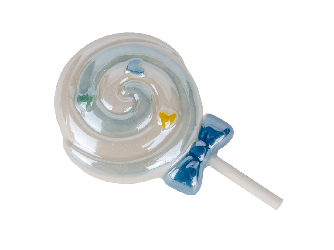 Decora il frigo con il magnete lecca-lecca Etm Lollipop in PVC celeste, ø 8 cm. Bomboniera battesimo originale e colorata.
