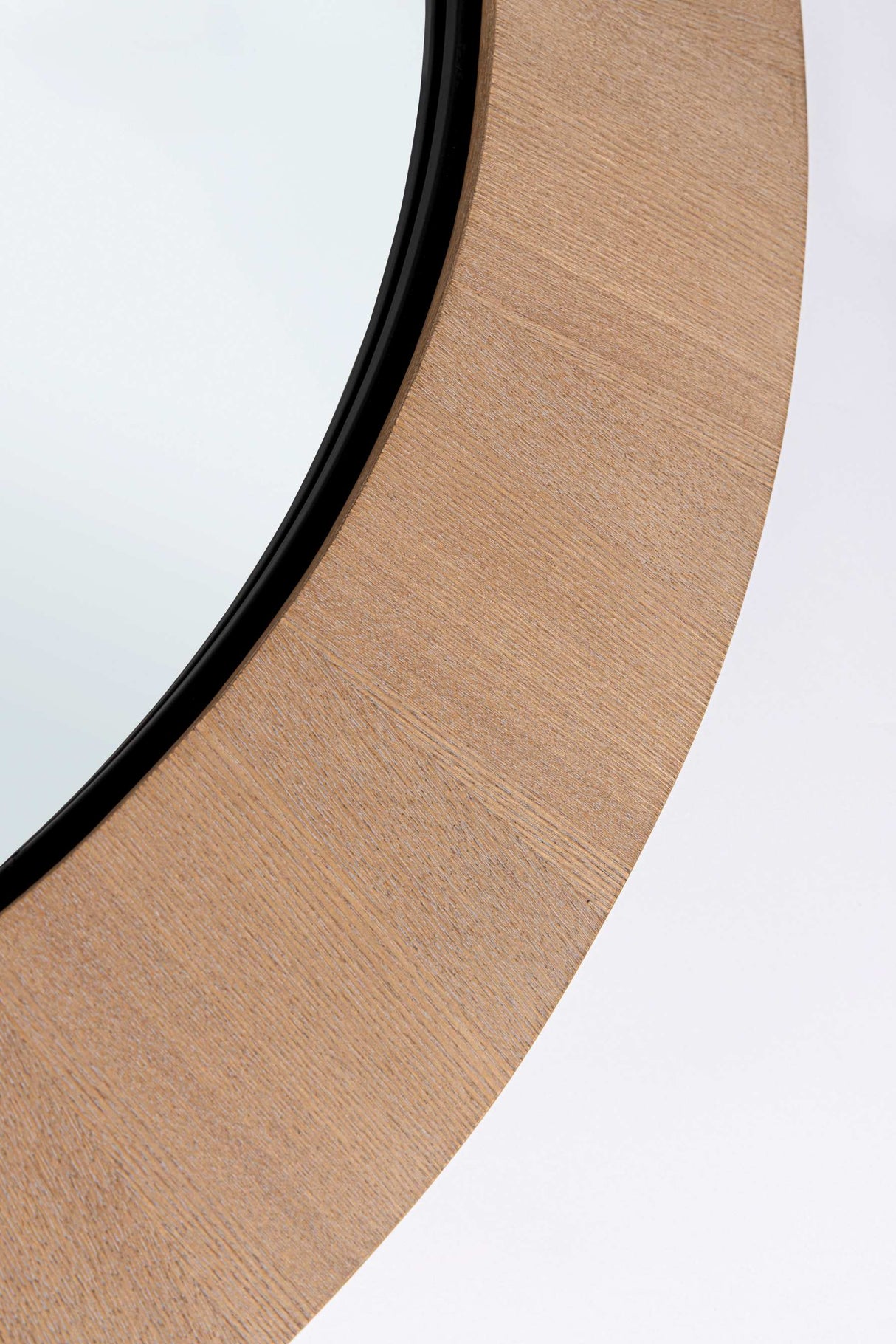 bizzotto bizzotto specchio con cornice amyris d 127 cm l 8 cm legno frassino ean 8051836762183