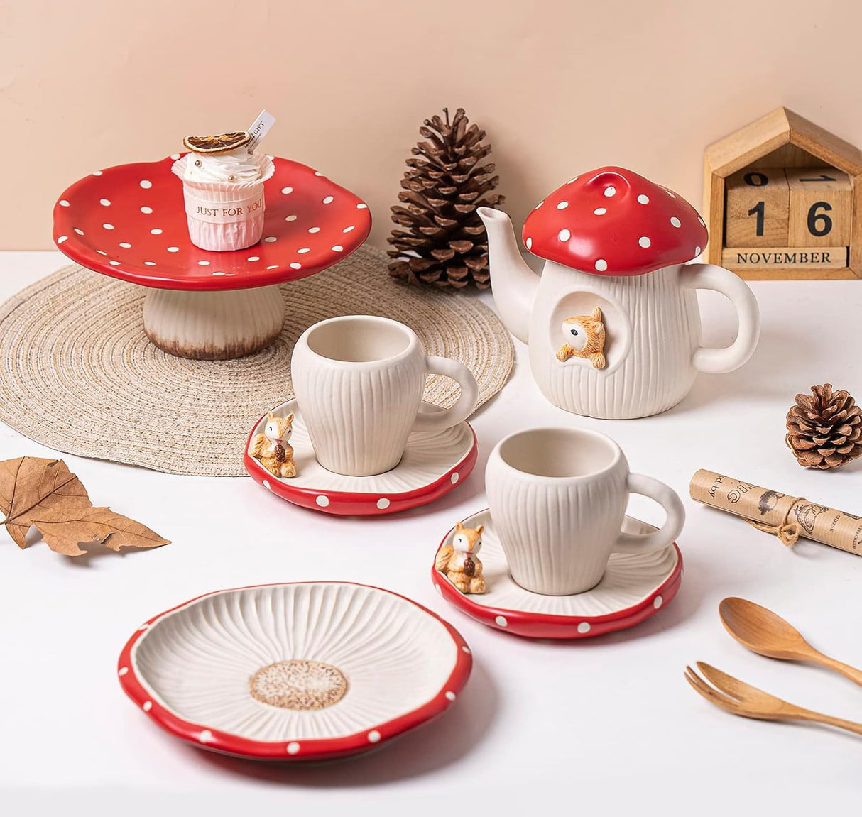 immagine-2-edg-enzo-de-gasperi-alzata-natale-a-forma-di-fungo-h-9-cm-d-175-cm-white-red-ean-8059824299918