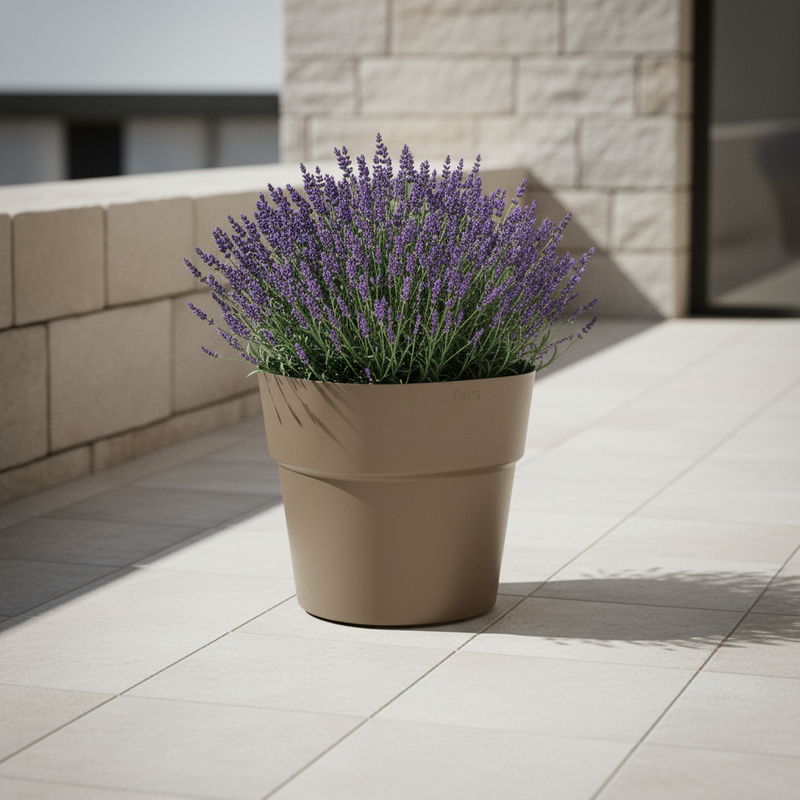 Vaso quadrato angoli stondati in plastica riciclata 100%, -30°÷+60°C. TeraPlast Andromeda 38 Sand, 38×38×H35 cm. Acquista ora. ean-8051560259072