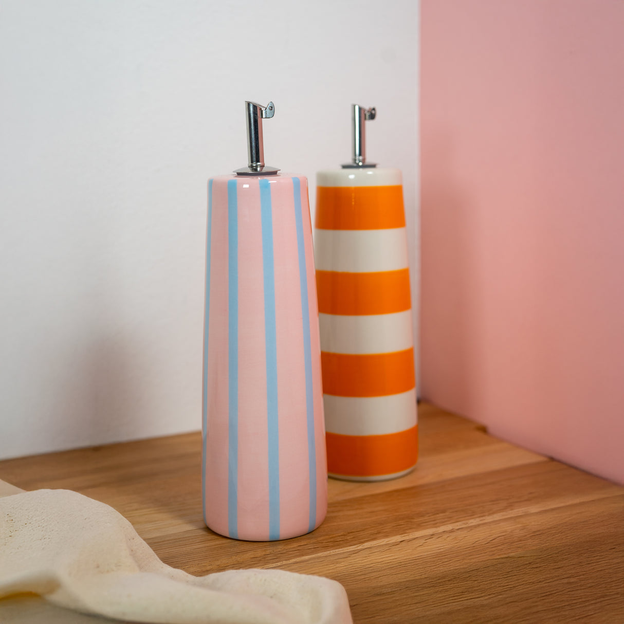 wd lifestyle wd lifestyle oliera acetiera in stoneware 490 ml arancione ean 8055035684819