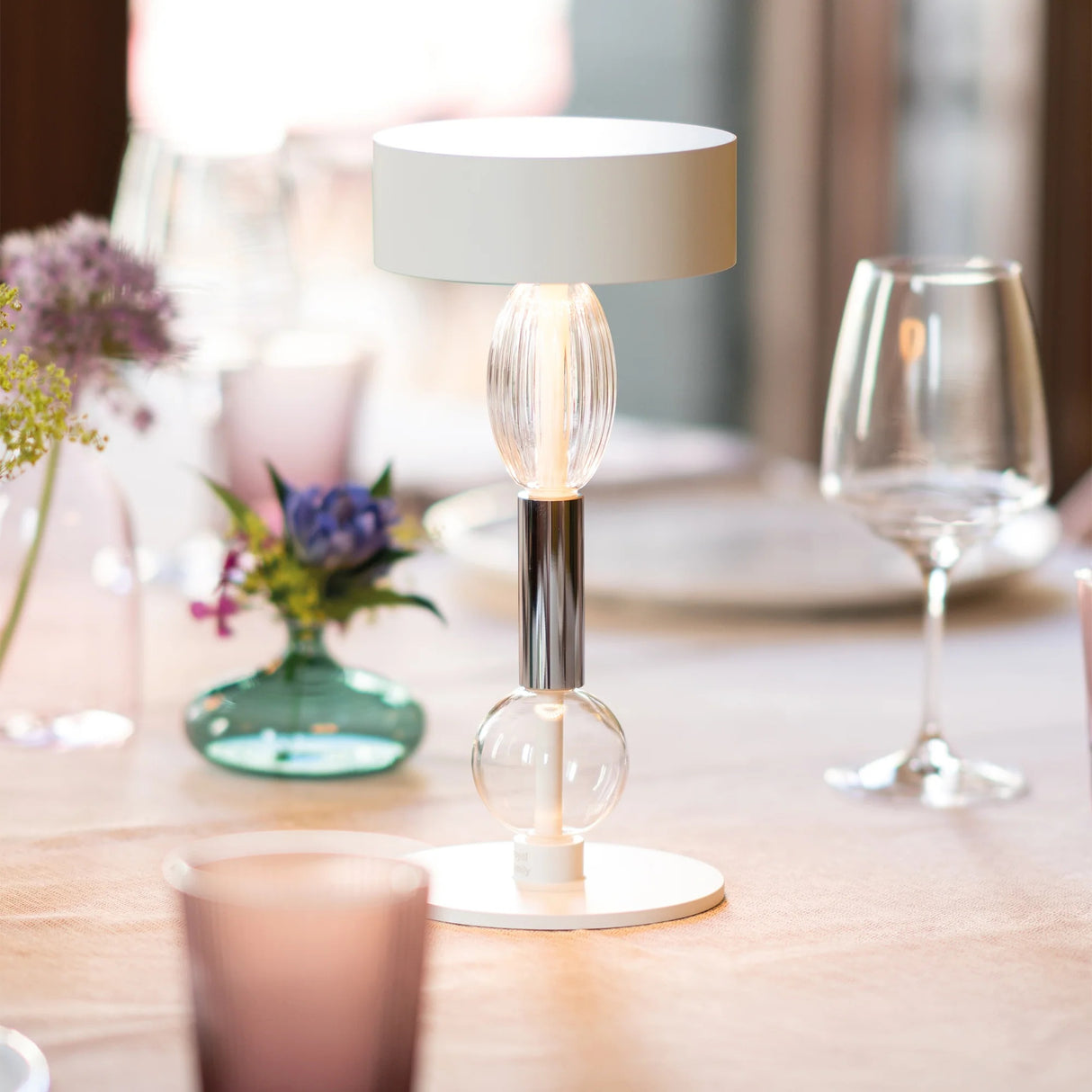 zafferano zafferano royal family wi fi lampada da tavolo portatile ledtouch dimmer titanio ean 8054040724602
