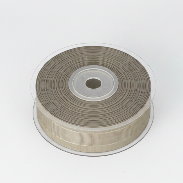 Nastro Supreme grossgrain Arpimex tortora 25mm 20mt, costine in rilievo e colore neutro elegante. Ideale per bomboniere e packaging. ean 8018318256905