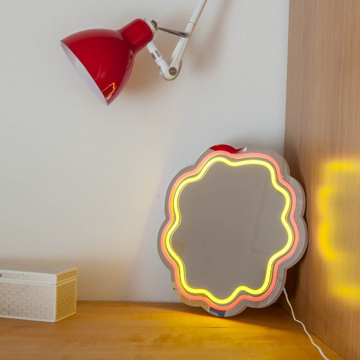 wd lifestyle wd lifestyle specchio decorativo con luci led 30 x 30 cm decoro onde ean 8053300577972