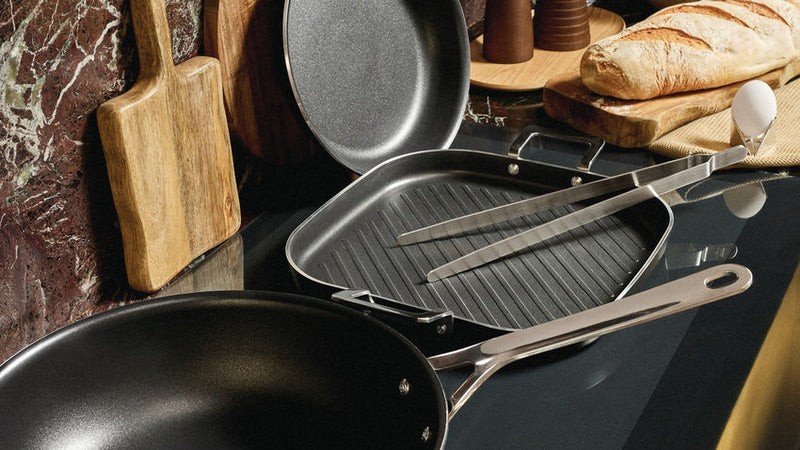 alessi alessi pots pans padella d 24 cm con manico nero ean 8003299496716