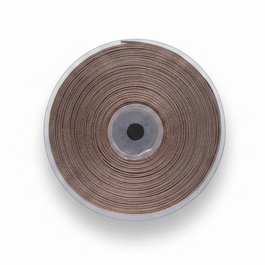 Confeziona con raffinatezza il nastro taffetà Arpimex Vanilla tortora, 100% poliestere 40 mm × 25 mt, texture crespa. Per cerimonie e matrimoni. ean 8018318228643