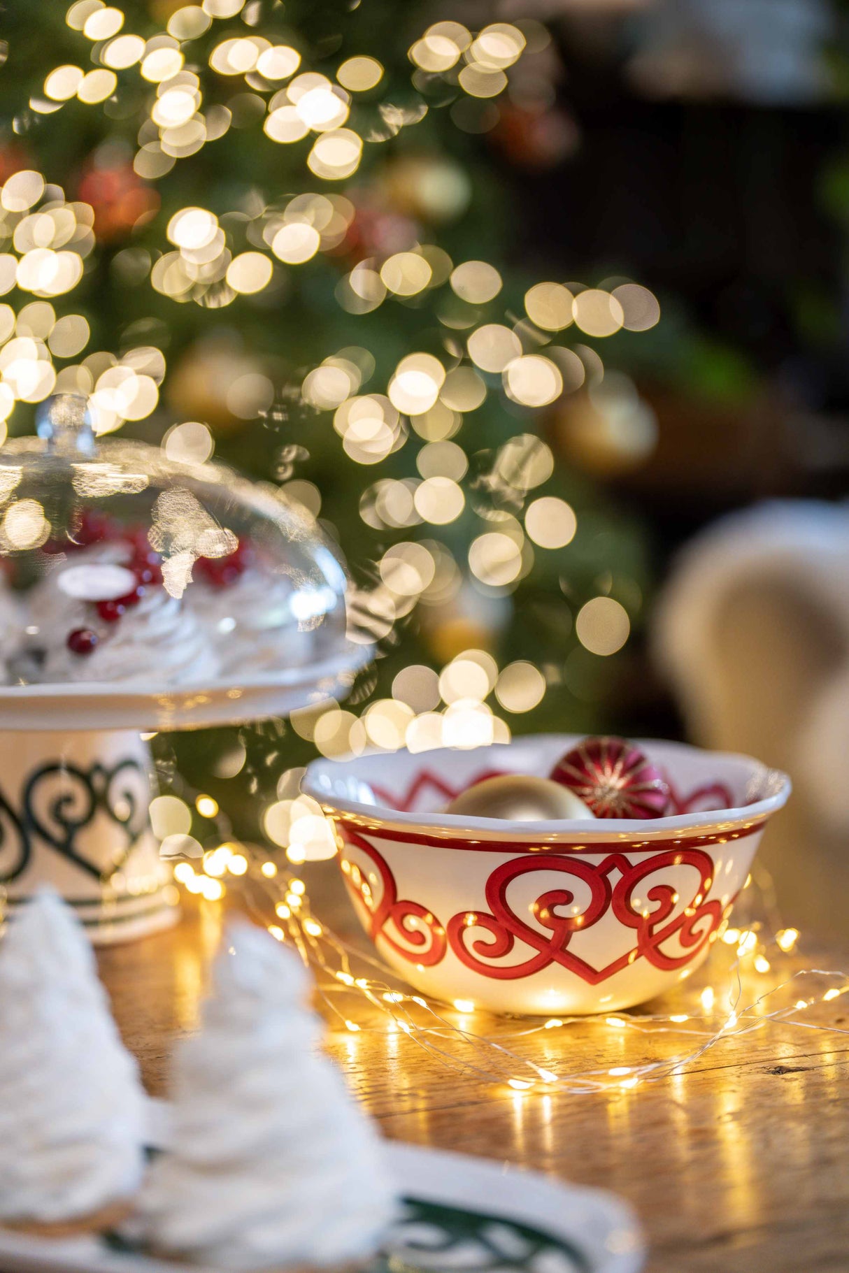 guzzini guzzini contenitore natalizio harmonia melamina d 30 cm table decor bianco rosso ean 8008392412632