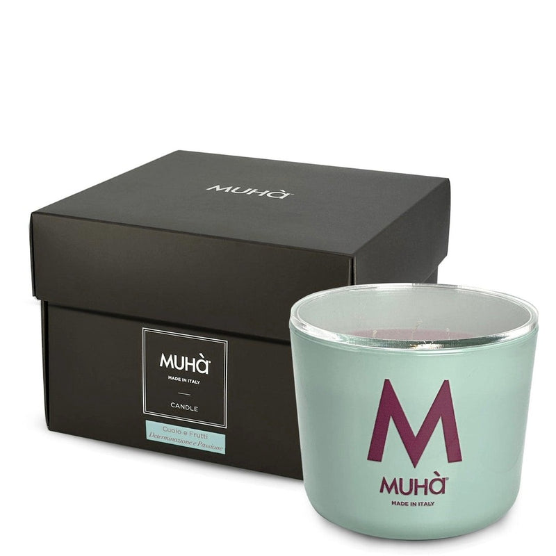 Muhà Candela Profumata Cuoio e Frutti 270 g Ø8,9xH9,5 cm – Candela Aromatica Decorativa per la Casa e Idea Regalo