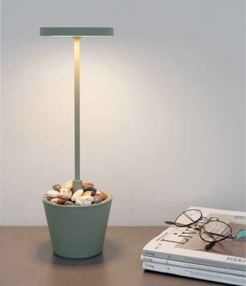 immagine-4-zafferano-poldina-reverso-corten-lampada-da-tavolo-a-led-h35cm