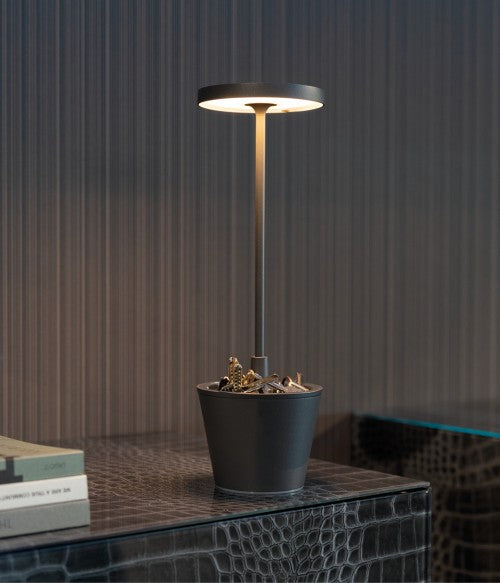 immagine-6-zafferano-poldina-reverso-corten-lampada-da-tavolo-a-led-h35cm