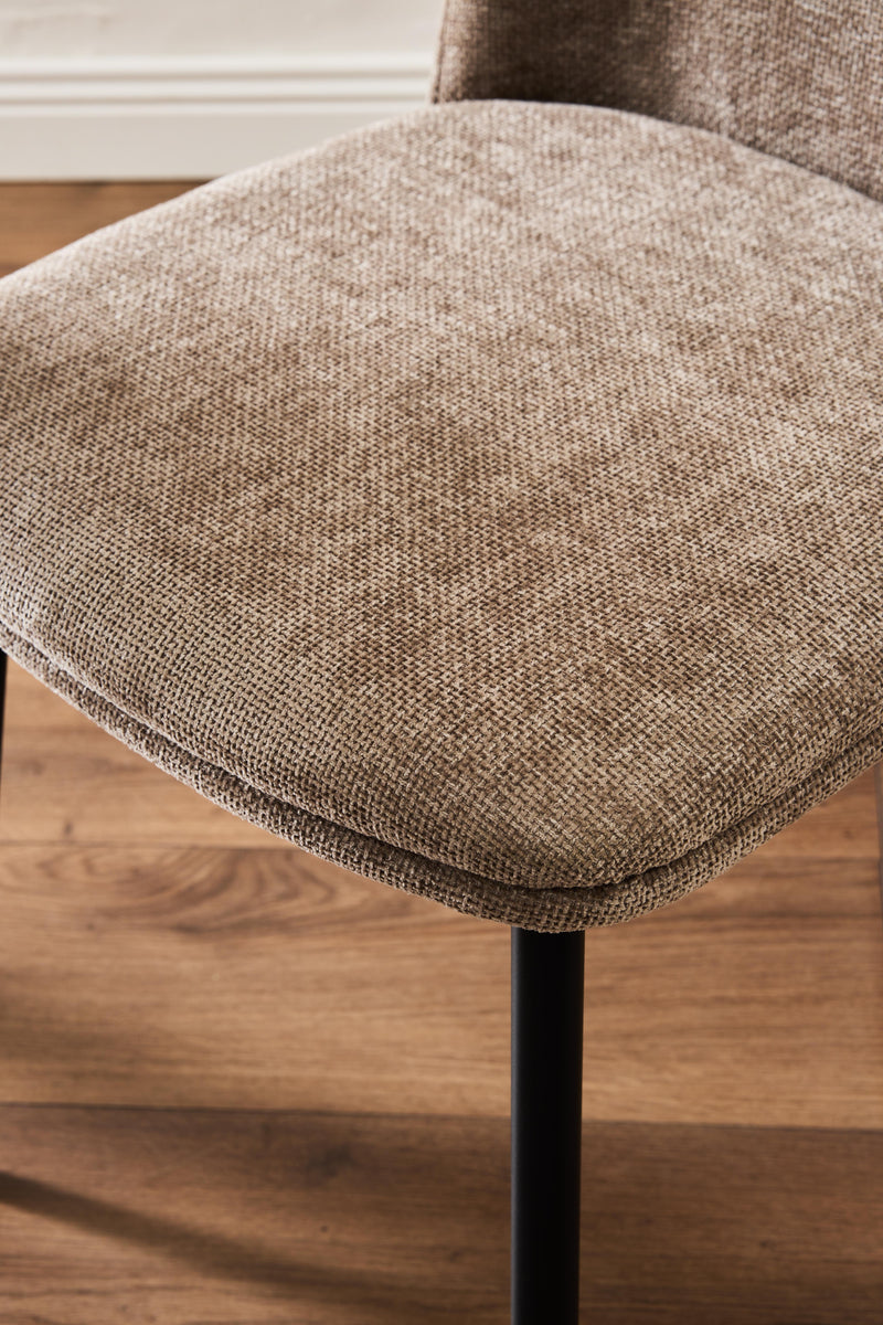 DI.MO Sedia Tracy in Tessuto Tortora 57 x 45 x 84 cm – Sedia Moderna per Sala da Pranzo e Soggiorno