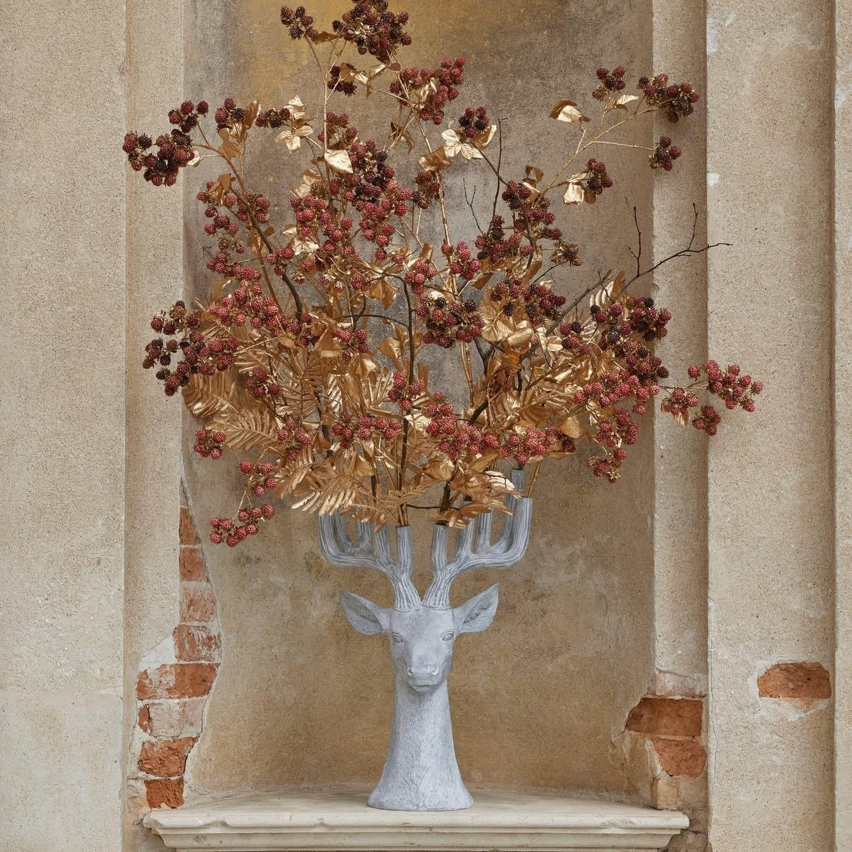 EDG Enzo De Gasperi Large-horned Christmas Deer Vase H 65 cm W 40 cm L 31 cm Grey Polyresin