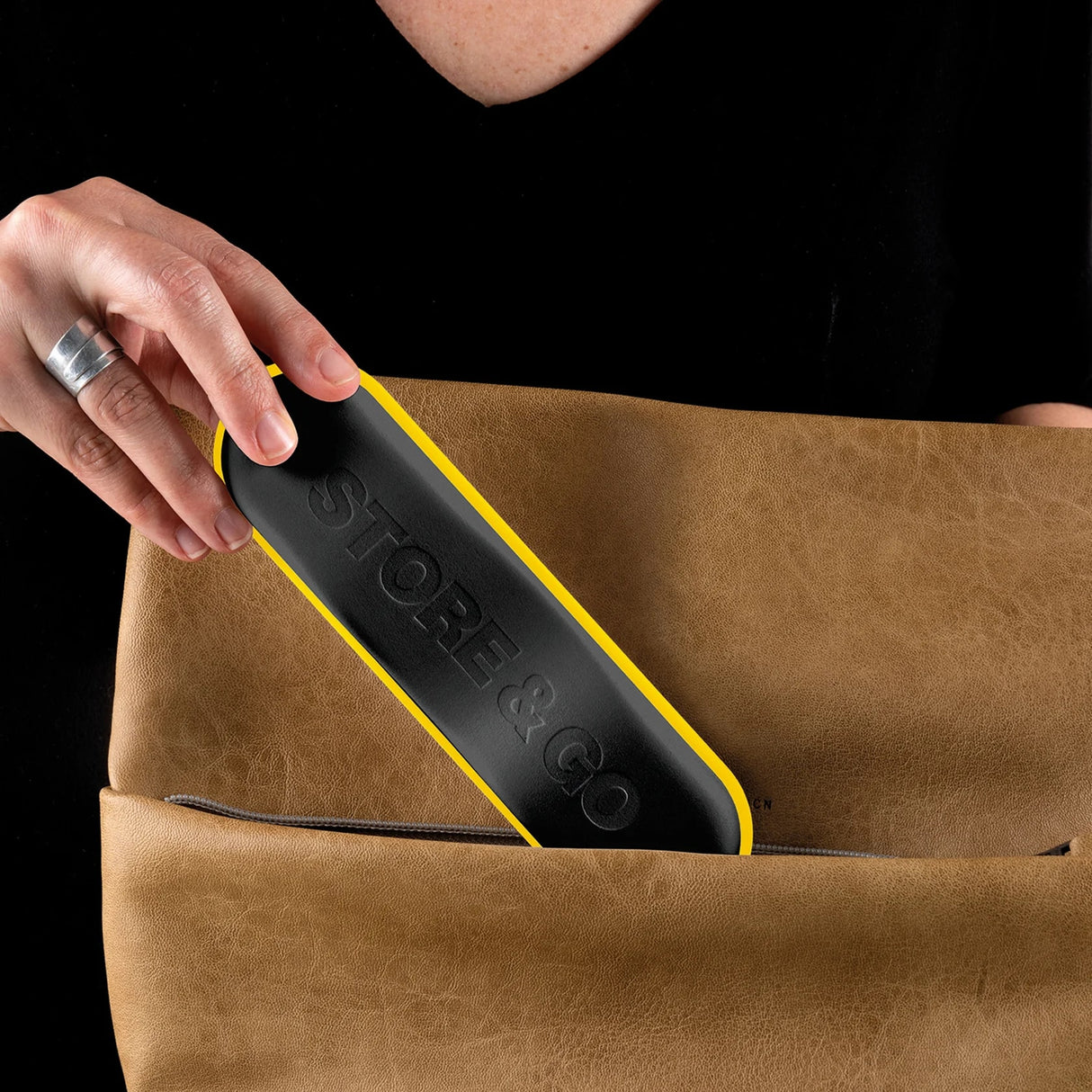 guzzini guzzini posate da viaggio con custodia store go blu zaffiro ean 8008392408055