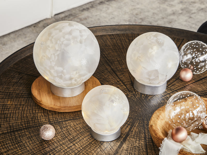tognana tognana sfera natale con led d 15 cm christmas white vetro bianco ean 8056444359329