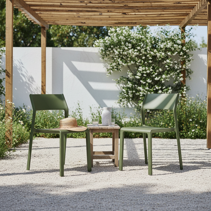 Due sedie Trill Agave su patio giardino