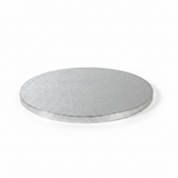 Base torta rigida Karma Decora Cakeboard Silver D 40 cm H 1,2 cm: cartone rivestito alluminio, contatto alimentare. Per pasticceria e cerimonie.