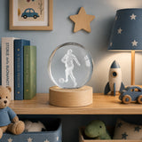 linea due elle linea due elle lumetto a sfera calciatore con base in legno d 6 cm h 8 cm bomboniera lampada decorativa sportiva ean 8033551046489
