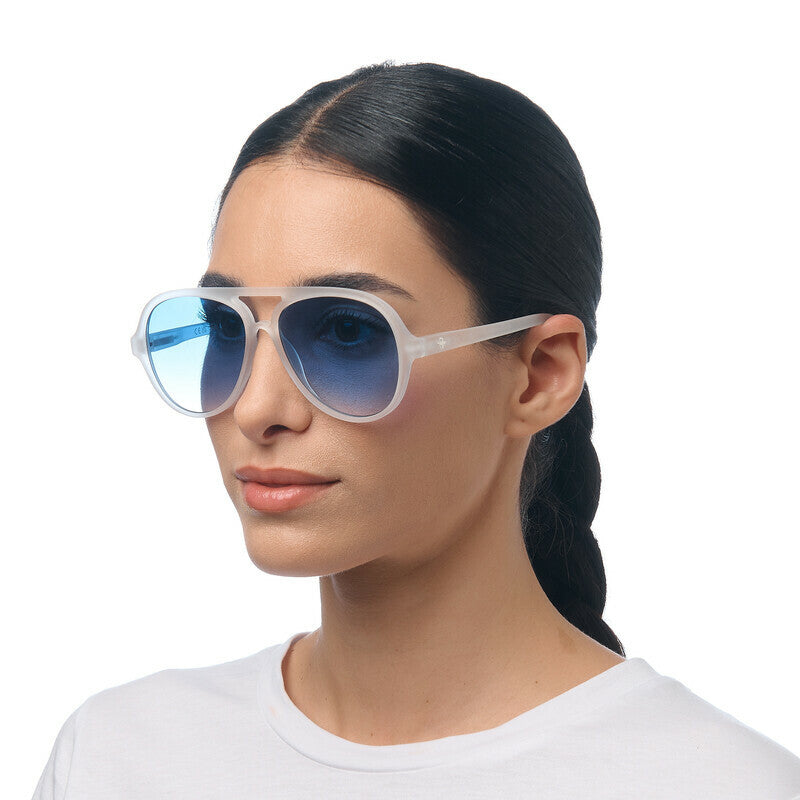 okkia okkia occhiale da sole premontato a forma di goccia mod alessio translucent clear lenti dark blue ean 8056211375408