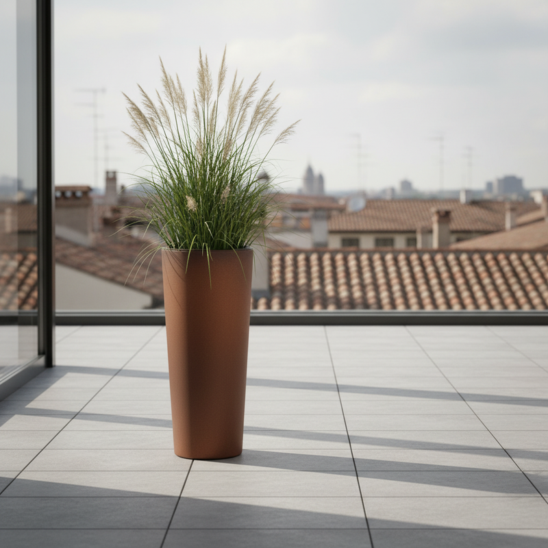 Vaso alto da esterno con forma conica e finitura bronzo. TeraPlast Schio 110 cm, resina UV, -30°C/+60°C ean 8033813158028