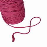 Gomitolo cotone Arpimex fucsia 4mm 500gr: resistente, colorato, ideale per macramè e uncinetto, decorazioni, eventi e cerimonie. ean 8018318378935