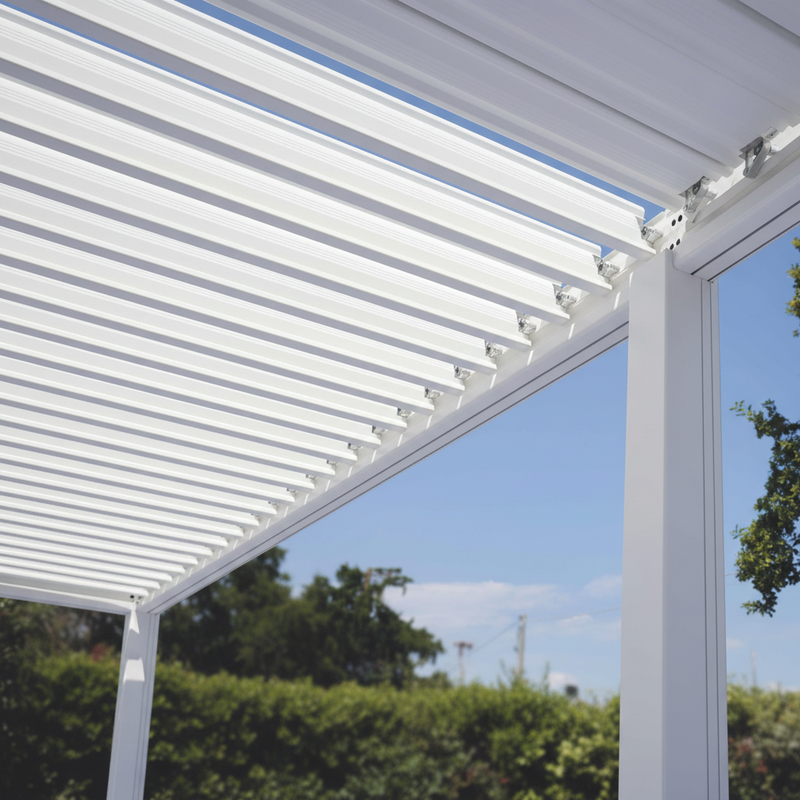 Pergola bioclimatica Vulcano 3x6 m bianca in alluminio, lamelle orientabili a manovella, garanzia 10 anni