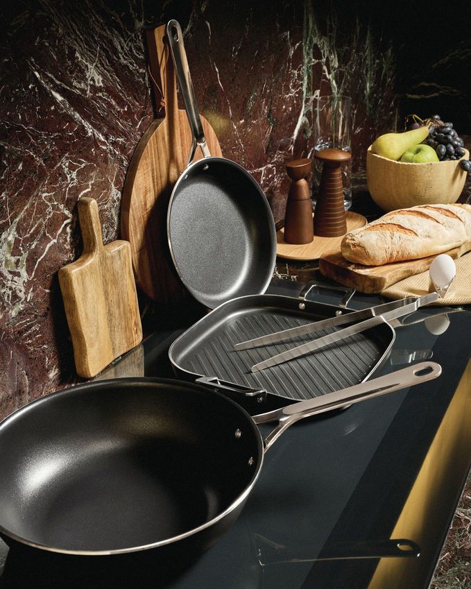 alessi alessi pots pans padella alta d 28 cm con manico nero ean 8003299496679
