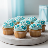 Decora torte e cupcake con Karma Margherite Bicolor Celeste in zucchero, conf. 6 pz. Edibili, pronte all'uso.