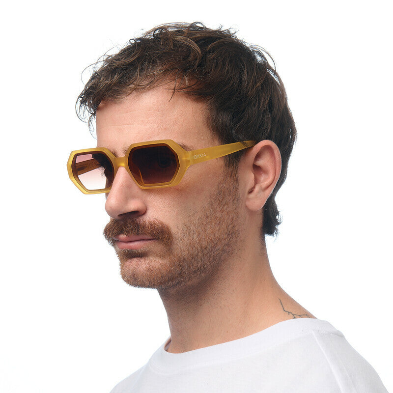 okkia okkia occhiale da sole premontato esagonale mod andrea soft touch translucent yellow lenti gradiente marrone ean 8056211375613