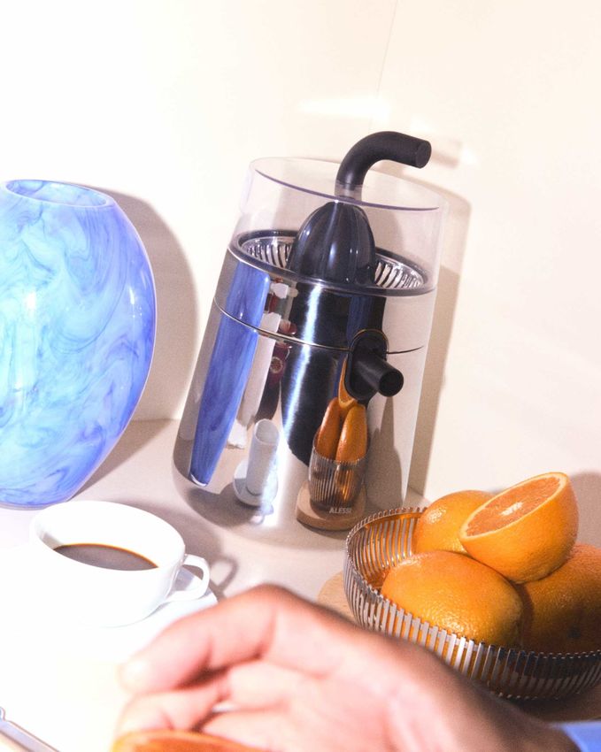 Alessi Toru Electric Citrus Juicer Black in Stainless Steel and Thermoplastic Resin