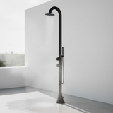Scena 3 – Spa outdoor muro bianco cemento grigio